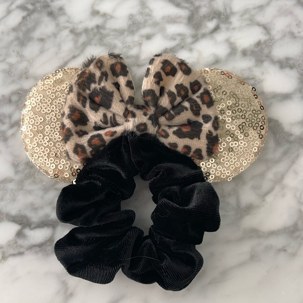 Minnie Mouse Scrunchie
